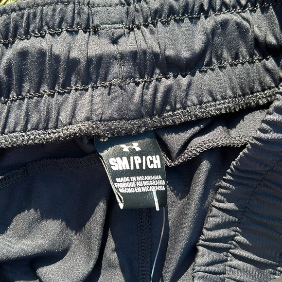 Under Armour Heat Gear Armour Women’s Joggers Black Size Small New with tag! - Picture 10 of 16